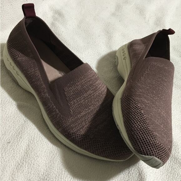 Easy Spirit maroon lightweight casual flats AMAZING condition 8.5 - Picture 9 of 9